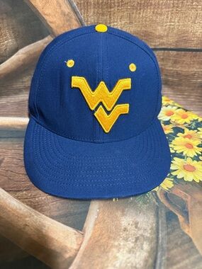 EUC Nike Mens Navy Blue and Yellow WV Logo Baseball Cap